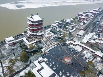 航拍滕王阁雪景