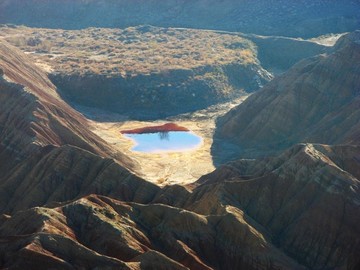 独山子泥火山油井