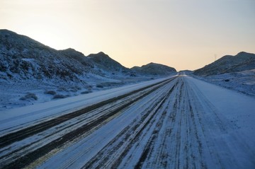 禾木冬季雪路