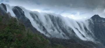 光雾山云瀑