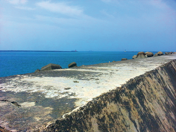 海边石道