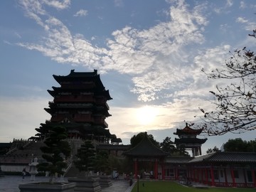 夕阳下的滕王阁