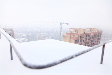 俯瞰城镇雪景