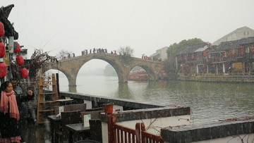 魔都上海朱家角古镇雪景