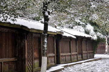 木屋积雪