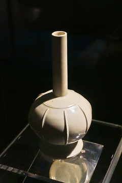 成都博物馆邢窑白瓷瓶