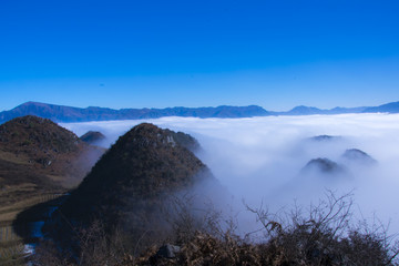 云海和山峰