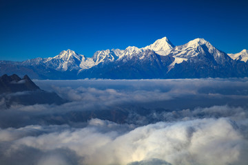 贡嘎雪山