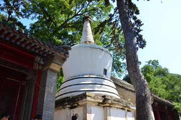 潭柘寺白塔