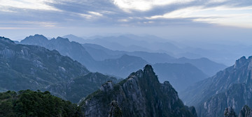 水墨群山