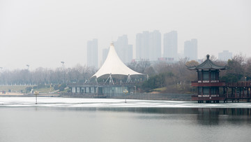 冬季云龙湖湖面结冰