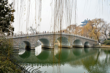 大明湖冬景