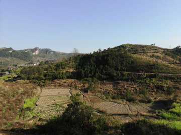 贵州农村收割后的水稻田