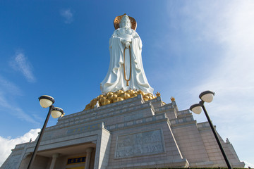 海南三亚南山寺108米海上观音