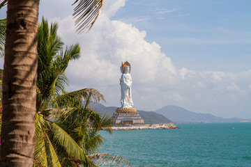 海南三亚南山寺108米海上观音