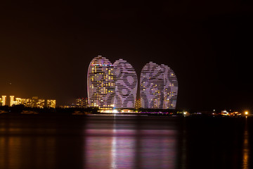 海南三亚凤凰岛夜景