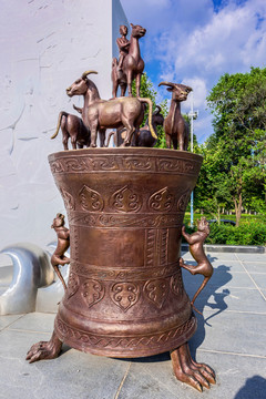 古滇国贮贝器铜塑