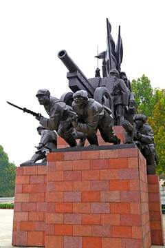 平津战役雕塑
