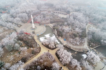 航拍运城航天公园雪景