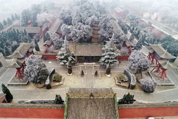 无人机航拍关帝庙雪景