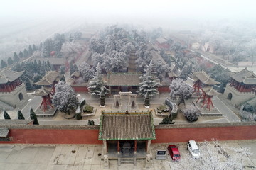 无人机航拍关帝庙雪景