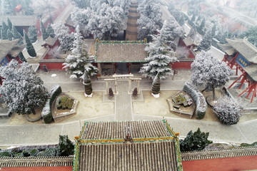 无人机航拍关帝庙雪景