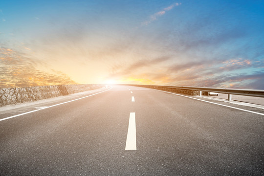 道路地面和天空景观