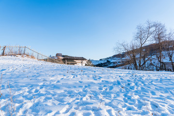 松岭雪村