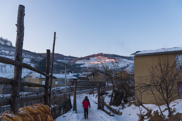 松岭雪村