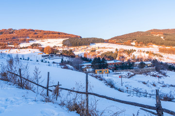 松岭雪村