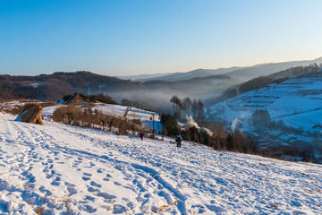 松岭雪村