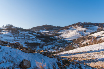 松岭雪村