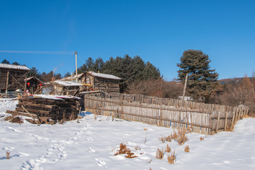 松岭雪村