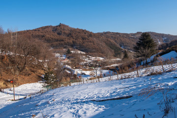 松岭雪村