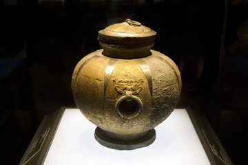 汉代鎏金铜沐缶