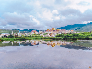 松赞林寺