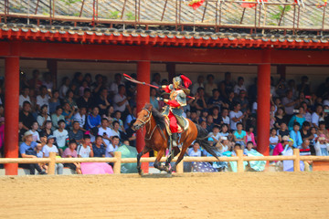 岳飞枪挑小梁王