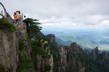 册高人为峰