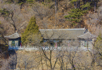 千山龙泉寺王尔烈书房全景远景