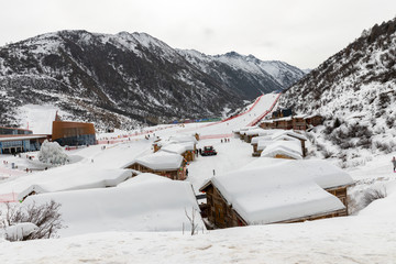 鹧鸪山滑雪场