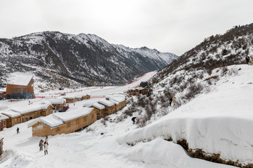 鹧鸪山滑雪场