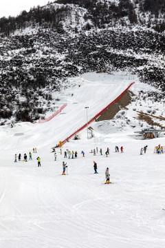 鹧鸪山滑雪场