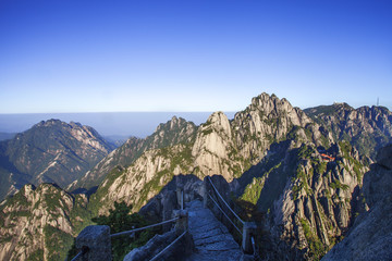 天都峰鲫鱼背