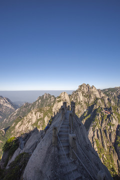 天都峰鲫鱼背