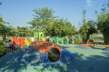 日东公园儿童游乐场