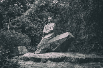 潘天寿雕塑