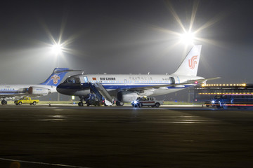 沈阳机场停机坪夜景