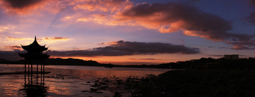 夕阳照西湖