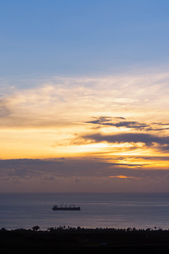 大海落日