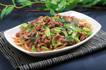 牛肉炒粉